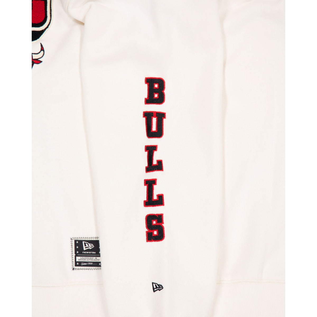Chicago Bulls Women's Chrome White Varsity Crewneck