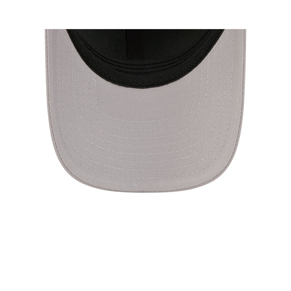Las Vegas Raiders Poly Gray 39THIRTY M-Crown Stretch Fit Hat