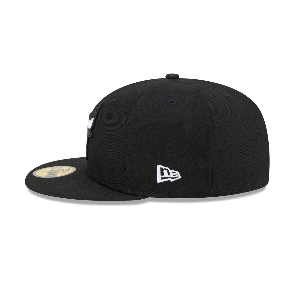 Chicago Bulls Black and White Basic 59FIFTY Fitted Hat