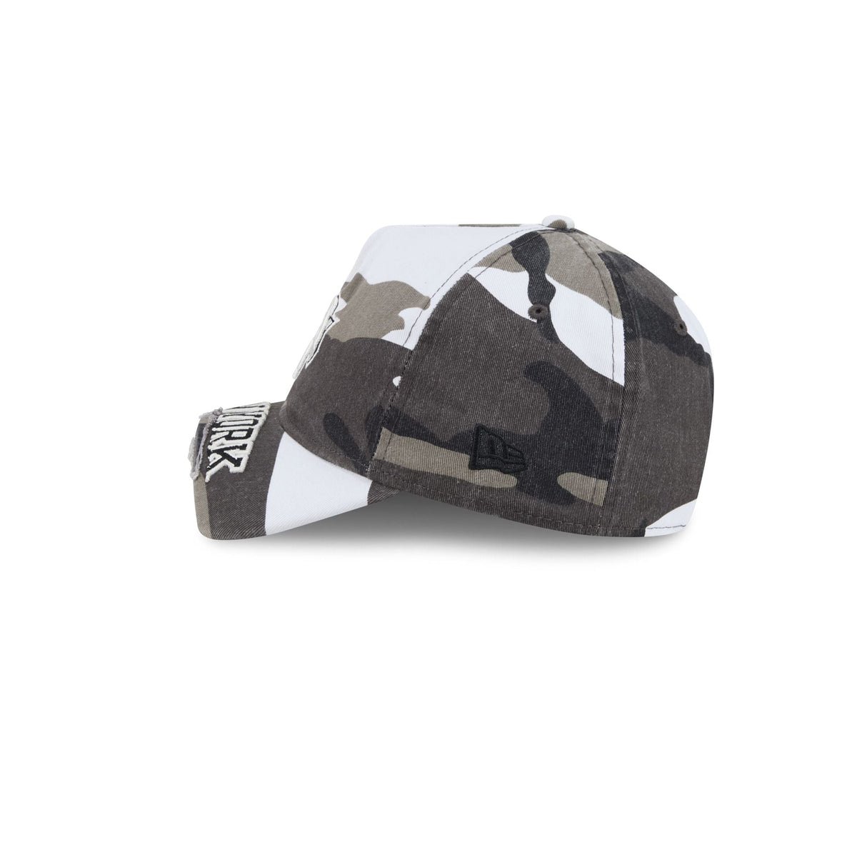 New York Knicks Washed Camo 9FORTY A-Frame Unstructured Cut-Off Visor Snapback Hat