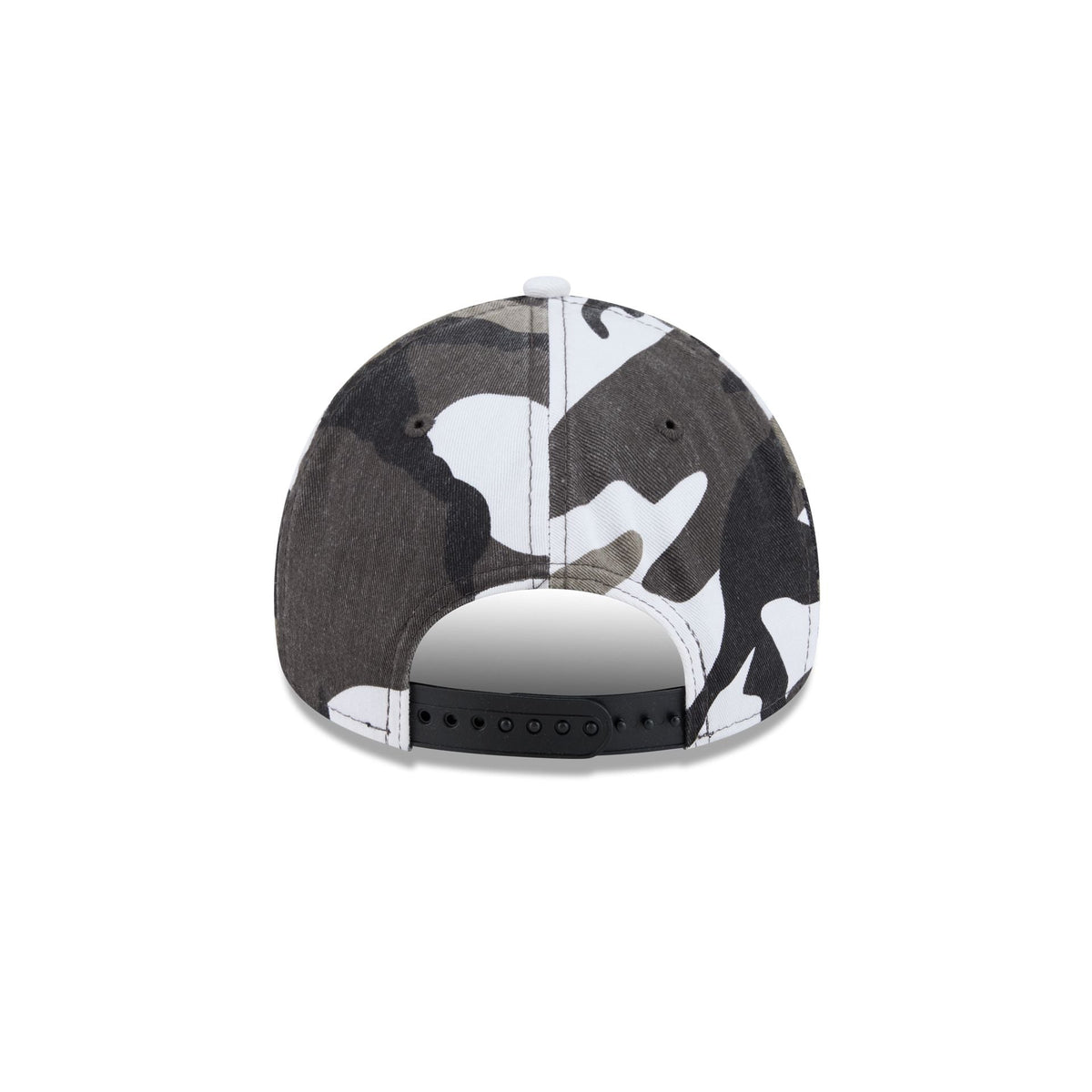 New York Knicks Washed Camo 9FORTY A-Frame Unstructured Cut-Off Visor Snapback Hat
