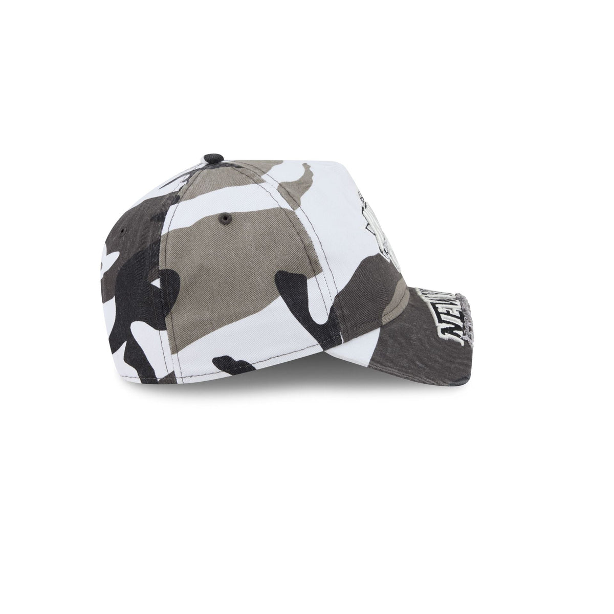 New York Knicks Washed Camo 9FORTY A-Frame Unstructured Cut-Off Visor Snapback Hat